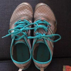 New balance vibram sole shoes size 10